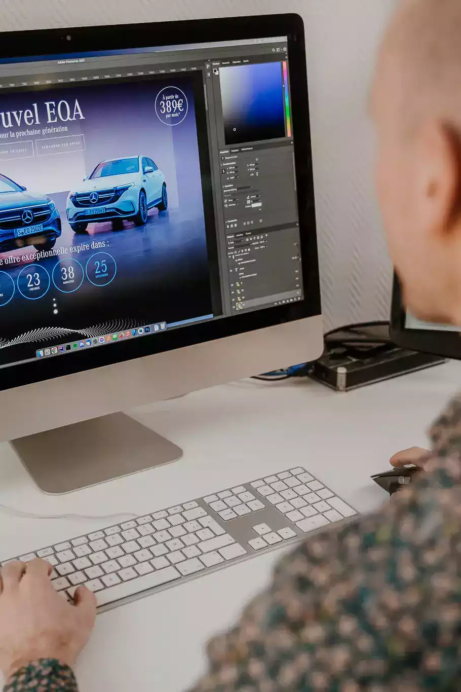 Notre créatif en action ! Agence Webdesign à Nantes et aux Herbiers