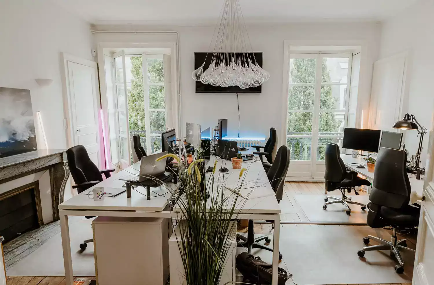 Pause déjeuner !! Un ange passe à l'agence...